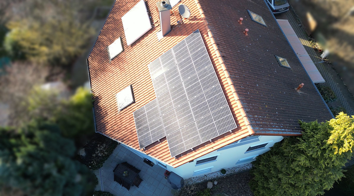 PV-Anlage auf dem Dach eines Einfamilienhauses in Berlin Spandau